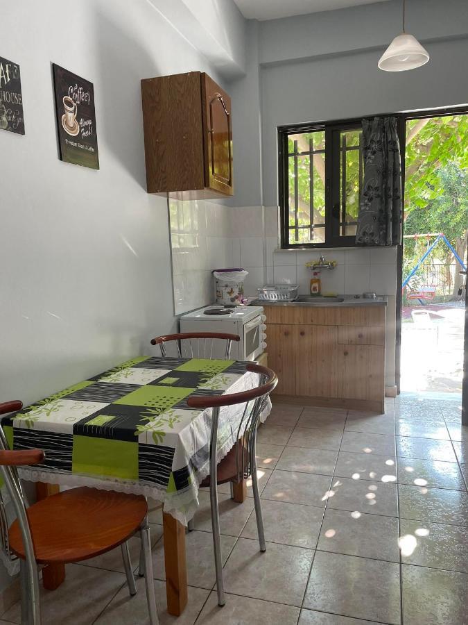 Yfantis Sakis Apartment'S Erateini Exterior photo