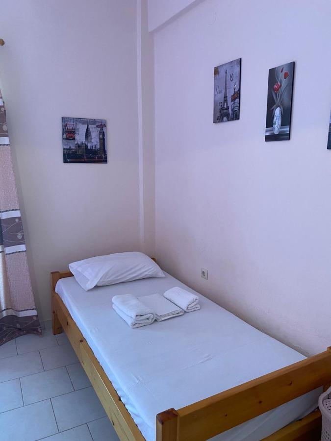 Yfantis Sakis Apartment'S Erateini Exterior photo