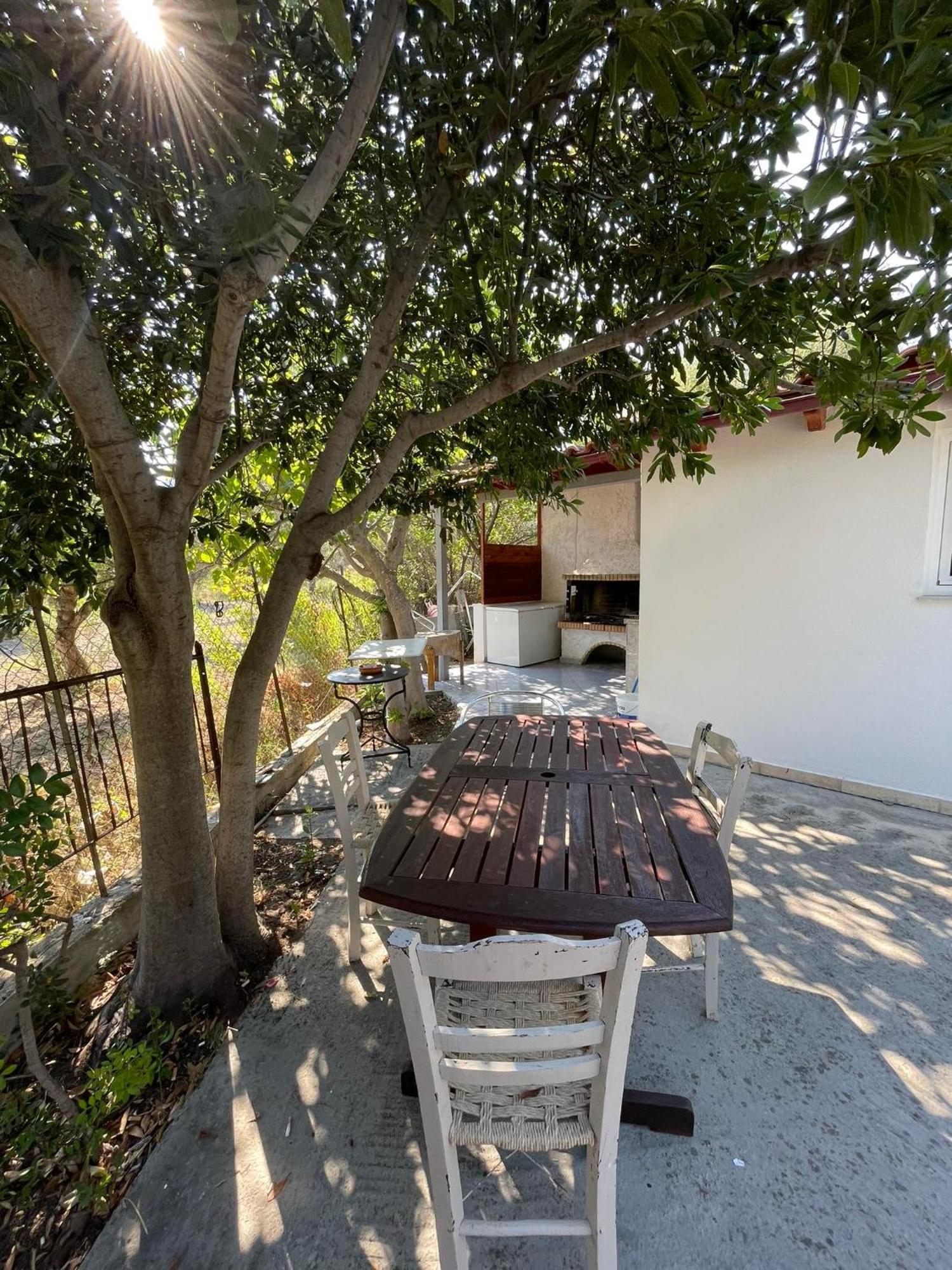 Yfantis Sakis Apartment'S Erateini Exterior photo