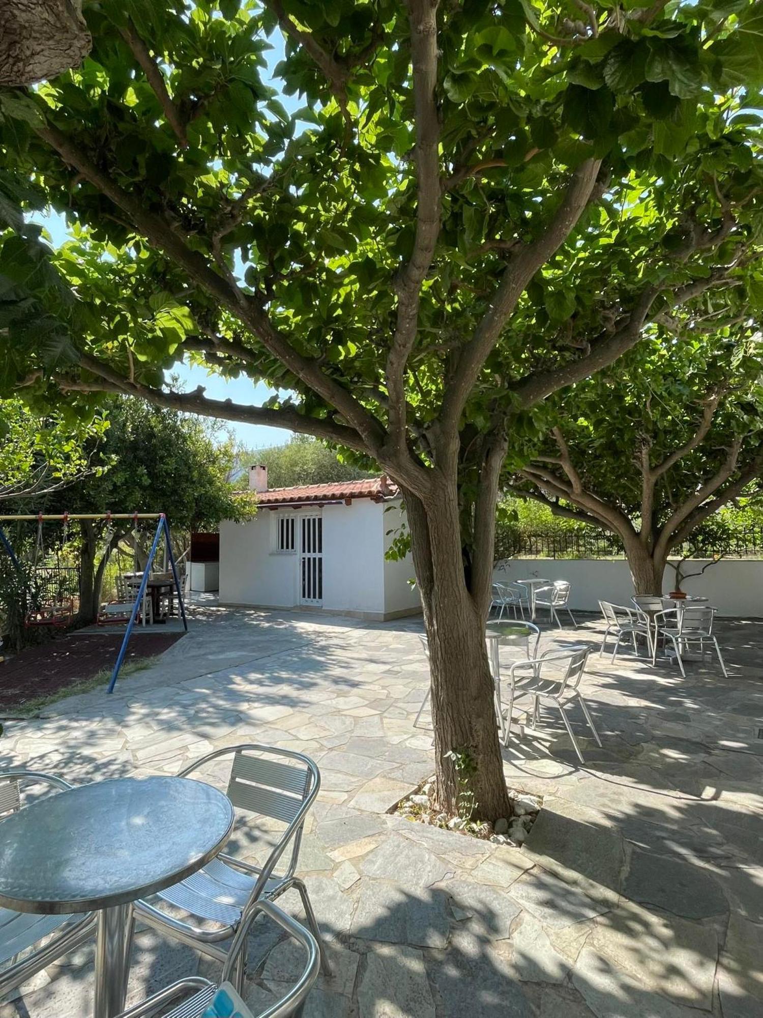 Yfantis Sakis Apartment'S Erateini Exterior photo